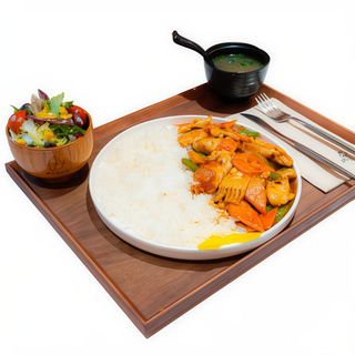 Gaifan Pollo Con Salsa Picante