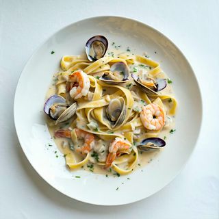Tagliatelle cu fructe de mare