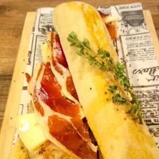 Baguette De Jamón Y Queso