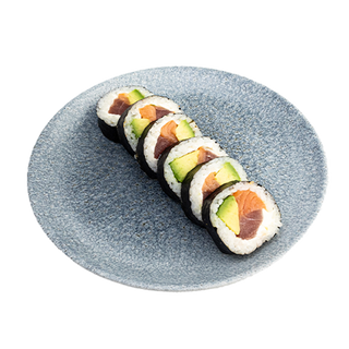 75. Futomaki łosoś, tuńczyk i awokado