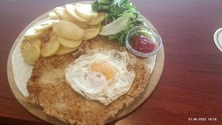 Kotlet Kapitana z jajkiem