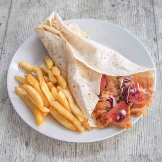 Menu durum con patatas y bebida