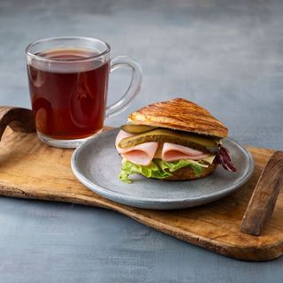 Zestaw francuski z herbatą