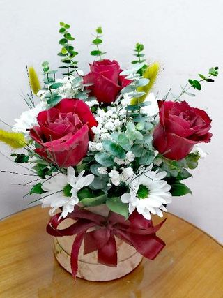 Box sa crvenim ružama