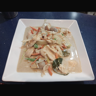 78-Pollo Con Verduras Verde Thai