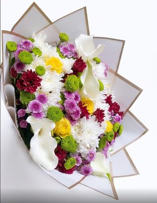 Elegant mixed bouquet