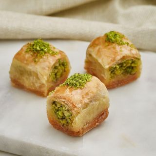 Այնթապ պիստակով