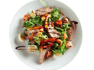 Теплий салат з телятиною (260г)