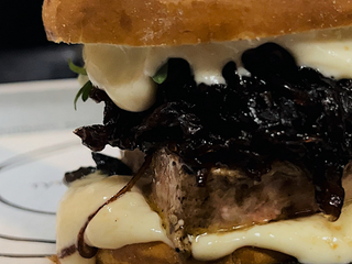 Бургер Лукас з тунцем