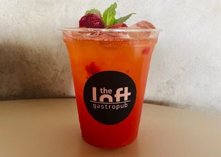 Aperol Spritz полуничний