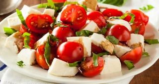 Salade De Mozzarella Et Tomate Avec Anchois 