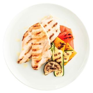 Petto di pollo con verdure grigliate 