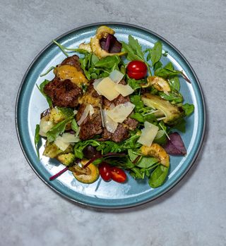 Salată Rustic cu Vită