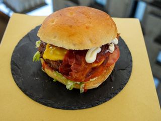Carolina Reaper Burger - dengerous burger