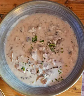 Piept de pui cu ciuperci și smântână