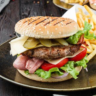 Cheeseburger cu carne de vită