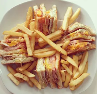 Sándwich Especial Charlie's De Pollo