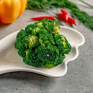 Брокколи и чесночный соус