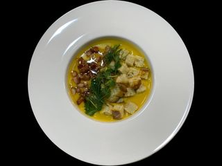 Гороховий суп-пюре з беконом