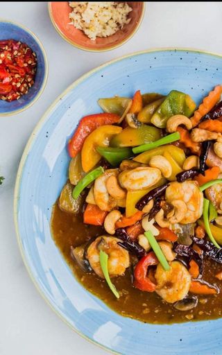 Krewetki z warzywami z woka