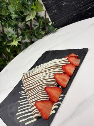 Clătită Nutella + căpșuni