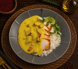 Pui exotic cu mango si cocos
