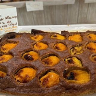 Coca de Albaricoque.Ración 100grs