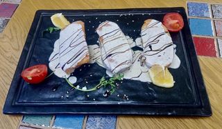 Բրուսկետտա սաղմոնով 