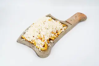 Pomfrit sa sirom