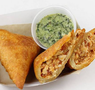 Ración de samosa de pollo (3 uds.)