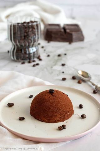 226. Semifreddo tartufo nero