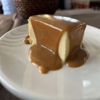 Tarta De Queso y Salsa de Toffe