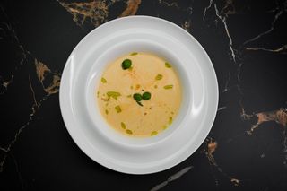 Суп із мідіями та блакитним сиром (330г)