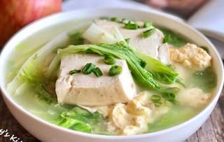 53. Zuppa con verdure e tofu