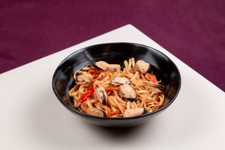 Пшенична локшина Стір-Фрай з мідіями та овочами (320г)