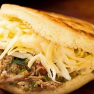 Arepa De Carne Mechada