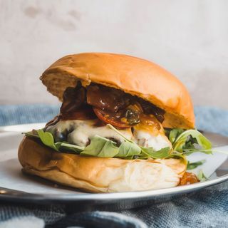 Hamburguesa Con Un Toque Picaresco (180 G.)