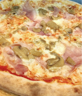 31. Prosciutto e funghi