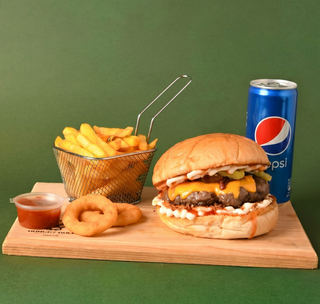 Mexico burger, pomfrit & Pepsi 0.33l