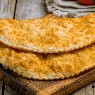 Чебурек з картоплею та грибами 