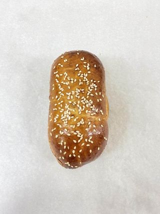 Булочка з сосискою (110г)