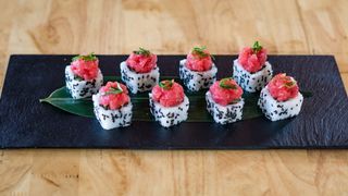 Roll Uramaki De Tuna Tartare (8 Pzs.)