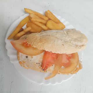 Montadito De Cerdo Con Tomate