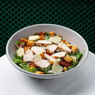 Caesar con pollo