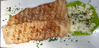 Bela vešalica