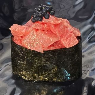 1 pz De Gunkan Ventrexca Con Caviar Negro