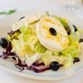 Ensalada mixta con queso de cabra