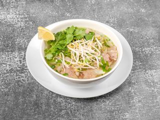 Zupa PHO z kurczakiem