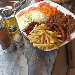 Plato Combinado De Carne Picada