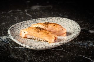 Niguiri Flameado De Salmón (2 Uds.)